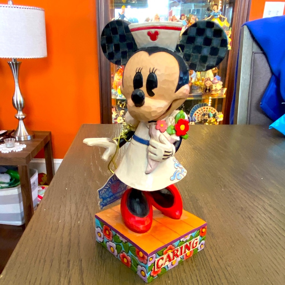Jim Shore Minnie Mouse Caring is Contagious